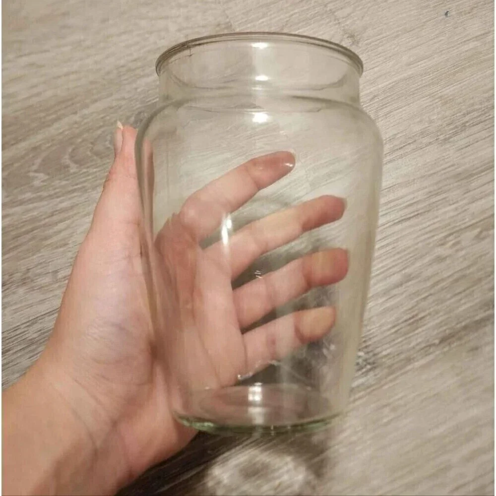 N/A glass vase
